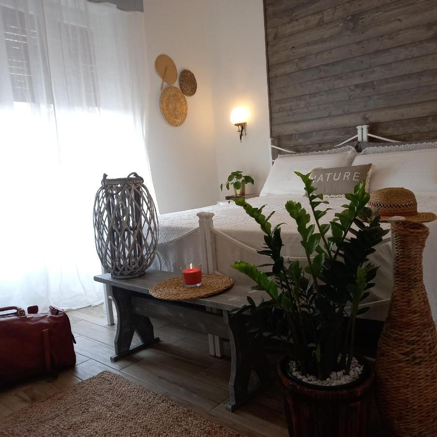 Casa Fiorita 22 Porto Ceresio Lägenhet Exteriör bild