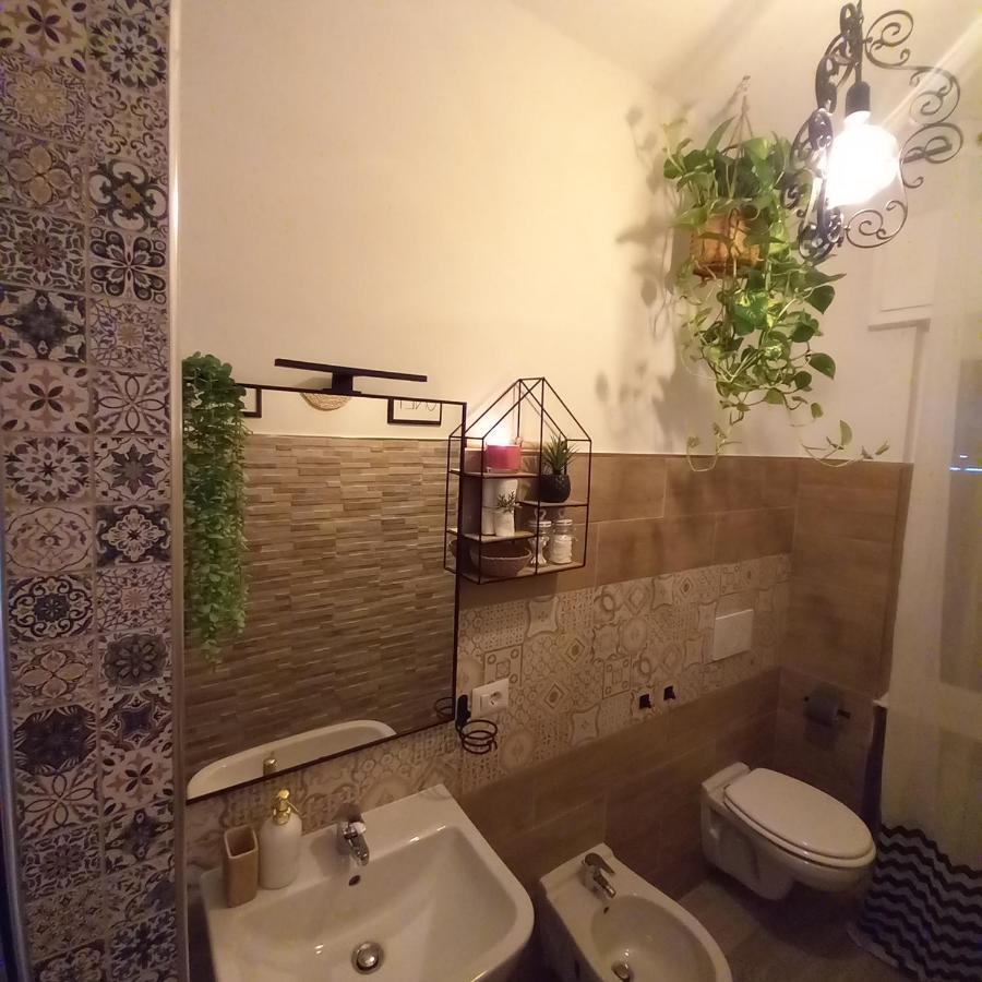 Casa Fiorita 22 Porto Ceresio Lägenhet Exteriör bild